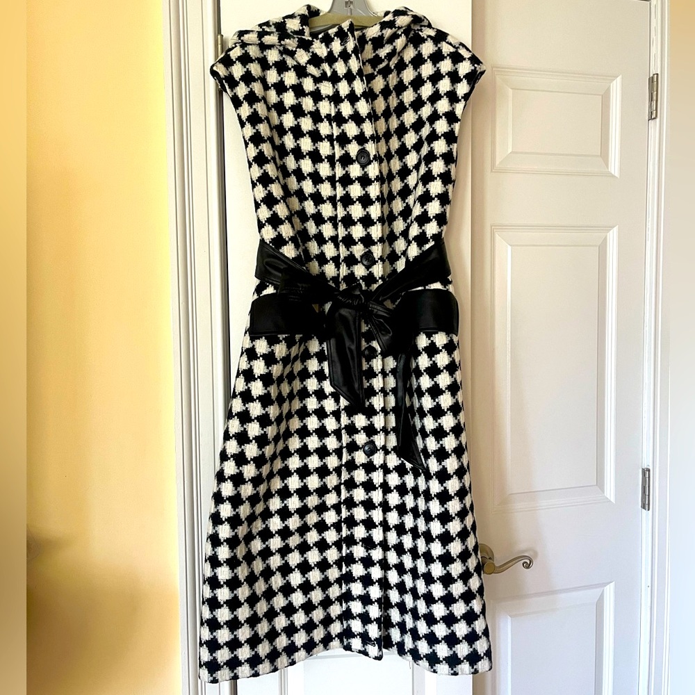 Checkered vest with leather details
